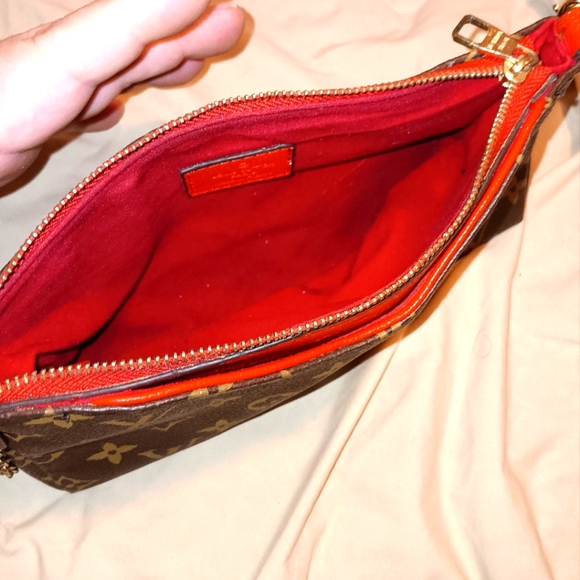 Cute Stylish Bag with Chained Strap must see - Picture 4 of 4